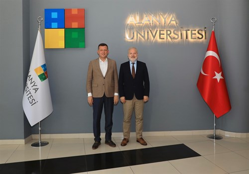 KAYMAKAM ÜRKMEZER’DEN ALANYA ÜNİVERSİTESİ REKTÖRÜ PROF. DR. TURAN SAĞER’E HAYIRLI OLSUN ZİYARETİ